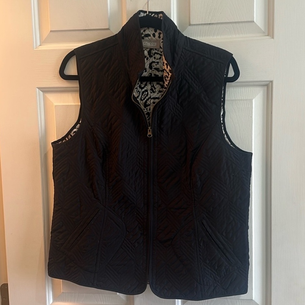 Chico’s Black Light Vest Animal Print Interior Sz 2 Nice w/Dress Shirt & Scarf